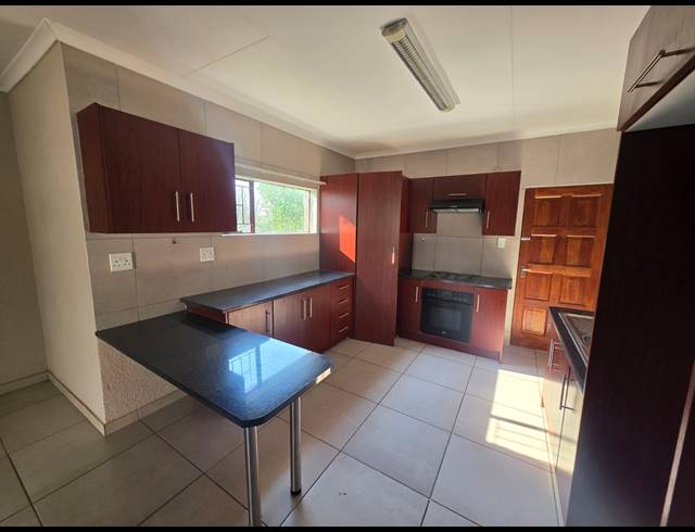 3 BEDROOM TOWNHOUSE TO LET IN KAALPLAATS